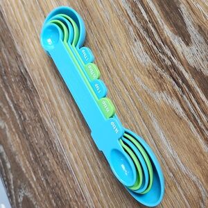 5 pc Set Real Simple Snap Together Measuring Spoon Blue Green